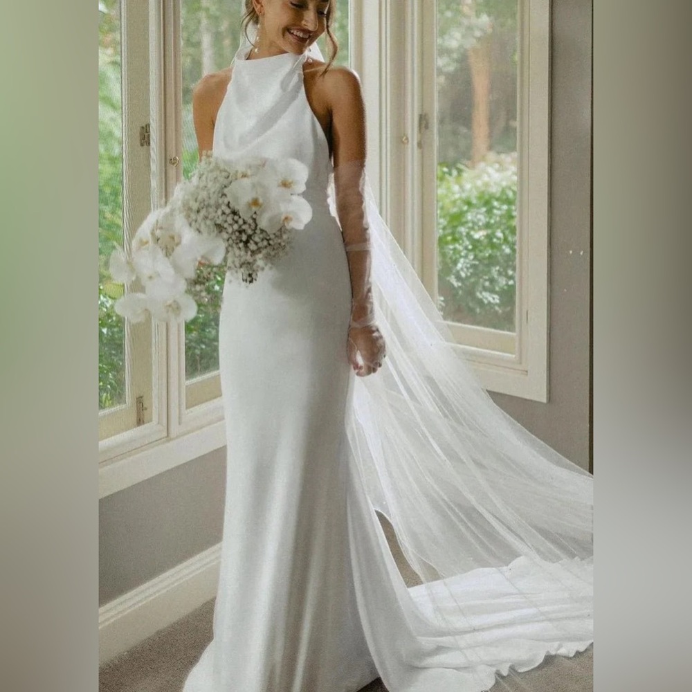 Elegant White Wedding Dress with Veil